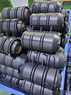 ถ้วย Swab แกนเหล็ก 10,000 psi แรงดันสูง สำหรับเครื่องมือ Swabbing หลุมผลิตน้ำมันในขนาดที่กำหนดเอง